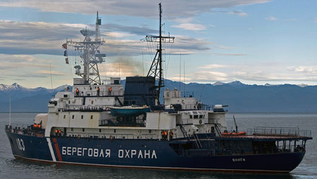 Пример размещения бортового отличительного знака кораблей, катеров и судов пограничных органов на ПСКР Волга