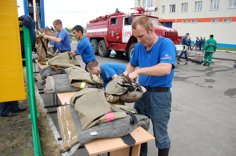Соревнования по надеванию боевой одежды